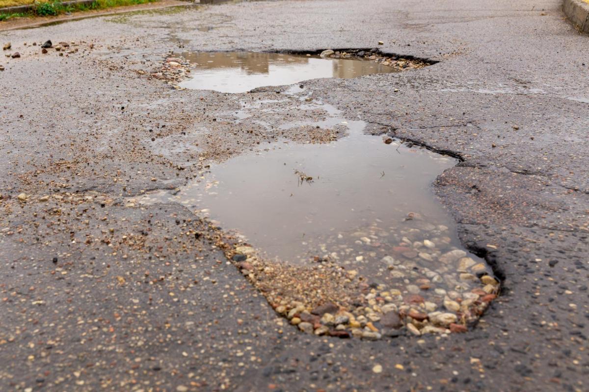 Three Reasons to Repair Driveway Potholes in the Spring