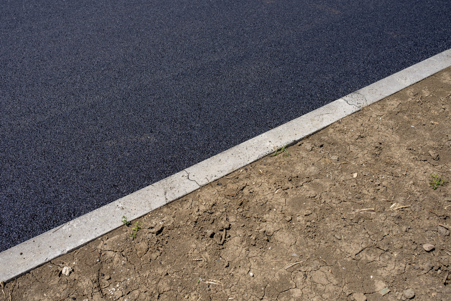 Estimating the Cost of Resurfacing Your Driveway