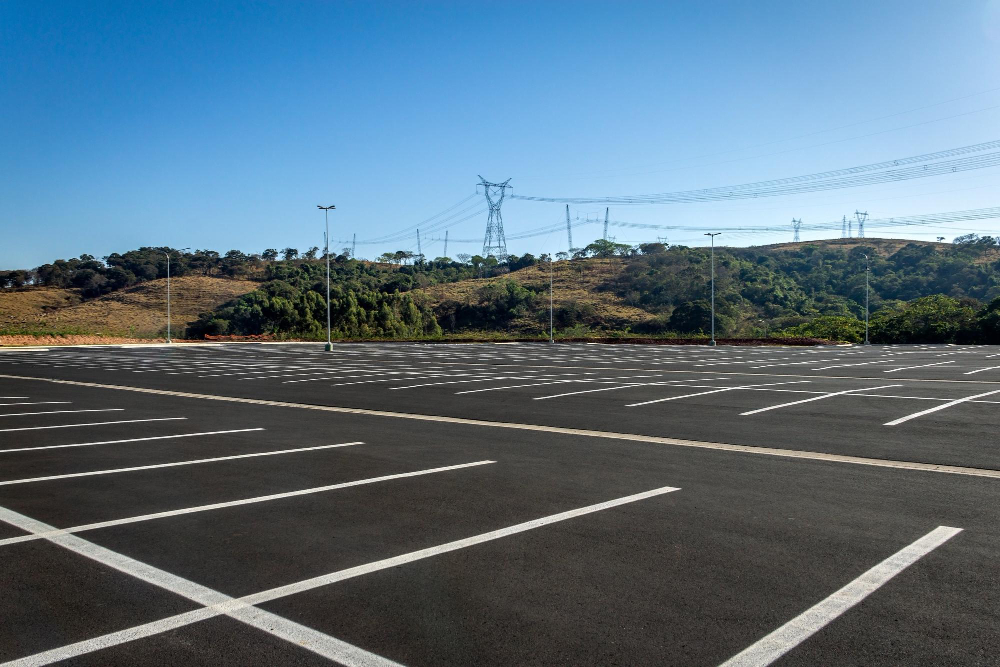 A Guide to New Asphalt Parking Lot Installation